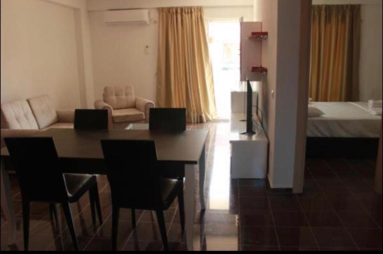 Fishta Hotel & Apartments เวลิโปเยอ ภายนอก รูปภาพ