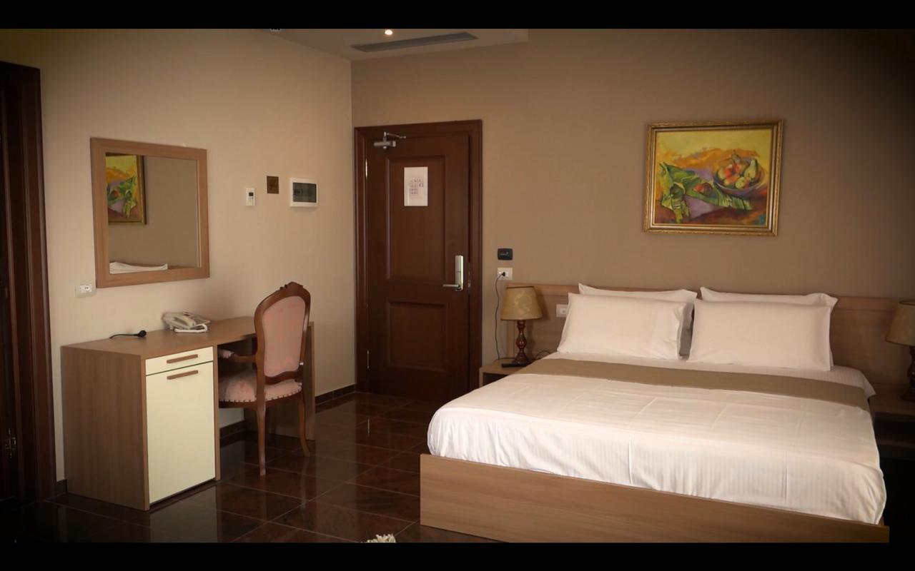 Fishta Hotel & Apartments เวลิโปเยอ ภายนอก รูปภาพ
